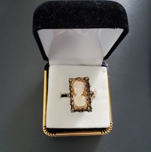 Exqusite 14k Vintage Cameo Ring